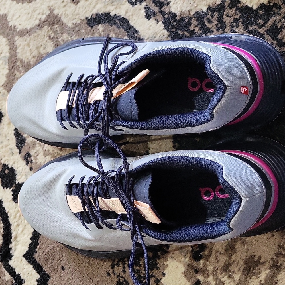 On Cloud Cloudtech Sneakers Size 9